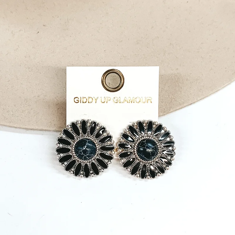 Circle Concho Cluster Epoxy Stud Earrings in Black