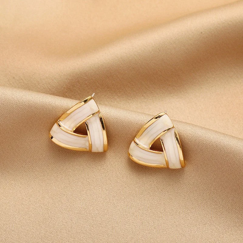 16# Triangle Stud Earrings (Silver Needle)