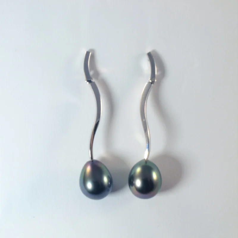 Tahitian Pearl Drop Earrings |