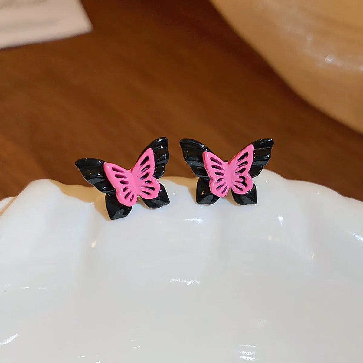 72# Silver Needle-Black-Pink Butterfly